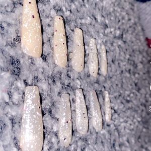 5 nude wit pink glitter and 5 clear with pink glitter